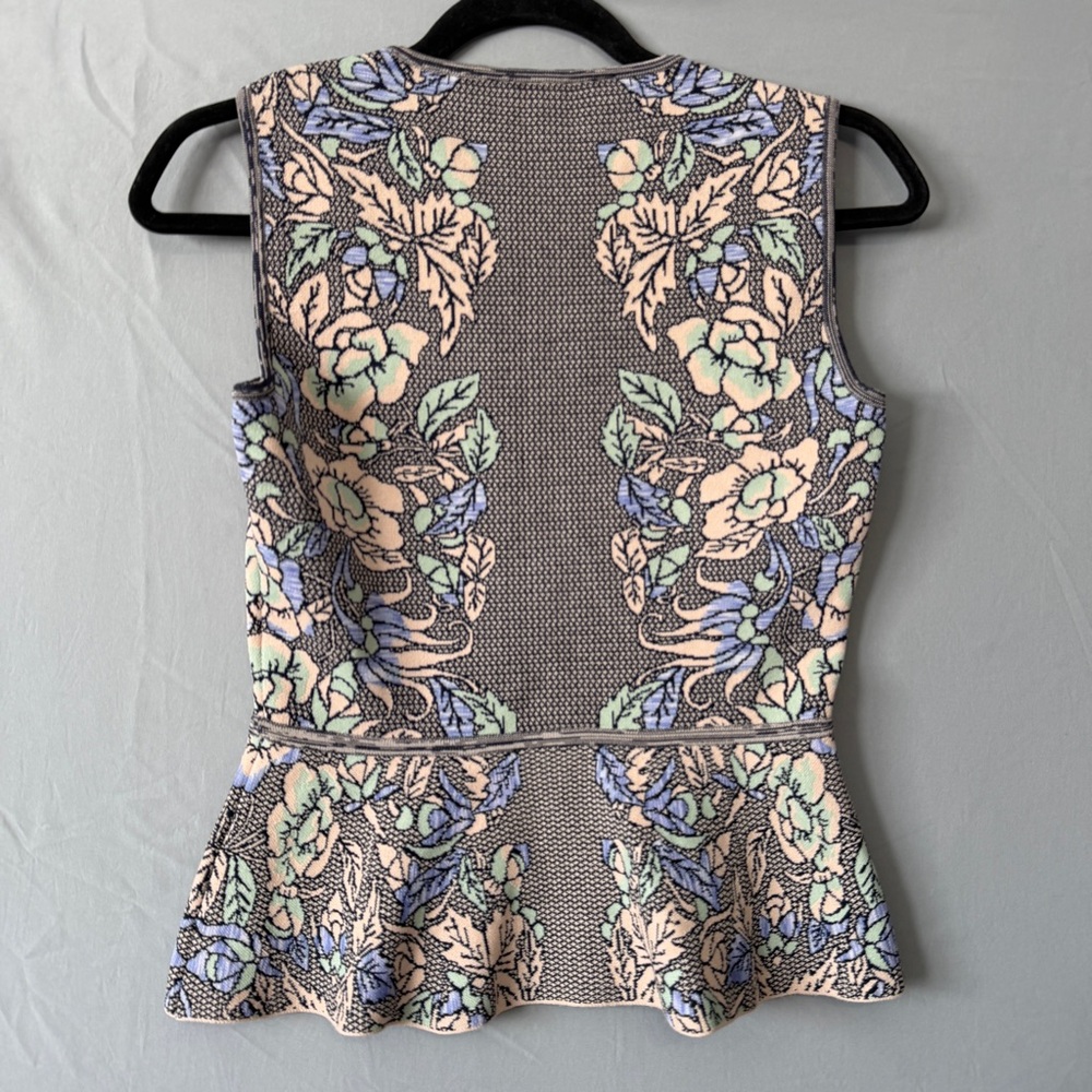 BCBGMaxAzria Womens Floral Alonya Knit Peplum Top XS Bare Pink Stretch ASO - Picture 6 of 7